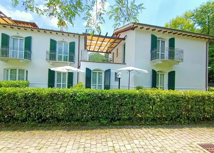 Aparthotel Residenza Casa Bianca Marina di Massa